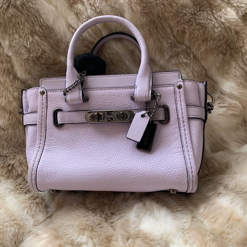 Ariana Grande x Coach Kiti Swagger 20